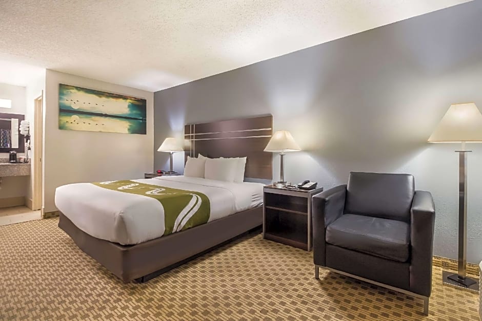 Photo 1 of 3 of 1 King Bed, Accessible, Nonsmoking
