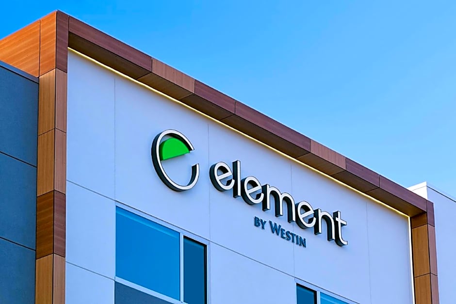 Element Hampton Peninsula Town Center