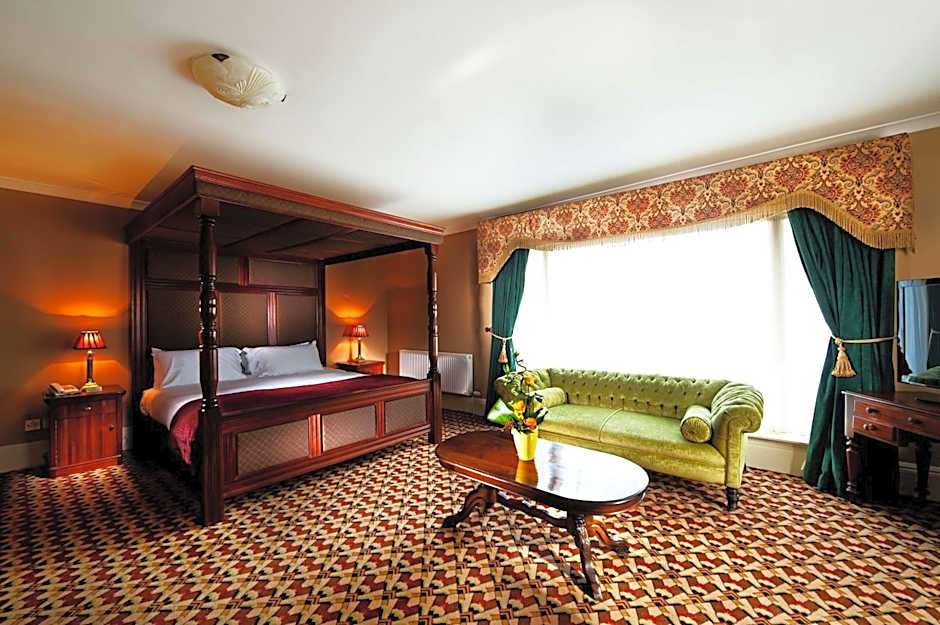 Riverbank House Hotel