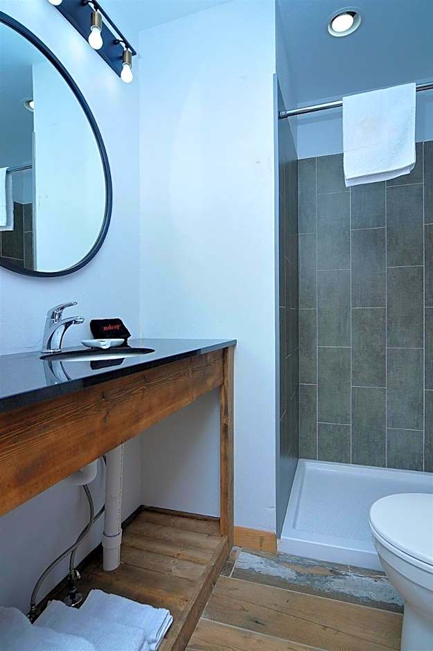 Vista Court Cabins & Lodge