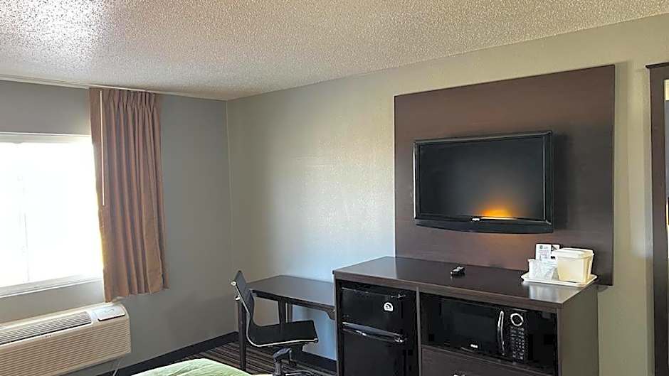 Colby Inn and Suites