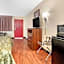 Econo Lodge Inn & Suites Forest