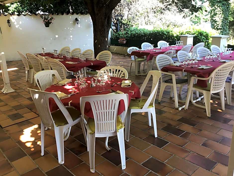 Logis Hotel Des Voyageurs Restaurant La Bonne Tabl'Hay