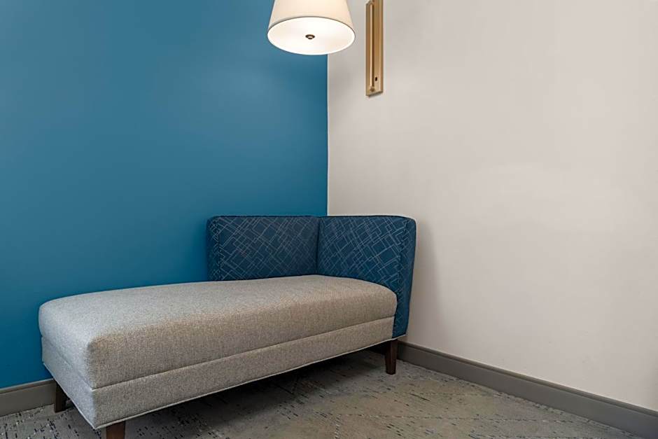 Holiday Inn Express & Suites Harrison By IHG