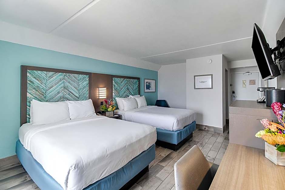 Crystal Coast Oceanfront Hotel