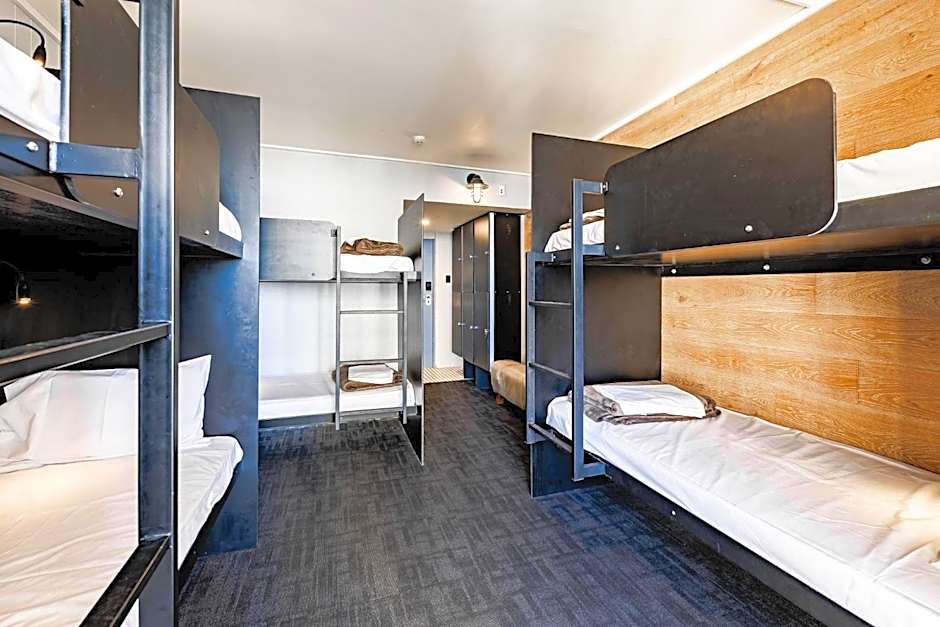 Bunk Surfers Paradise 18-35 Backpacker Hostel
