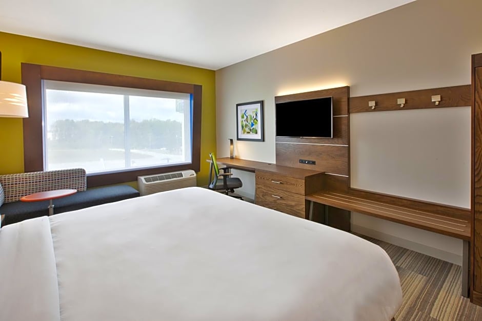 Holiday Inn Express and Suites South Hill By IHG