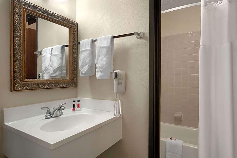 Days Inn by Wyndham Fort Collins