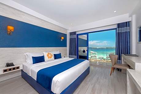 Deluxe Double Room with Balcony & Sea View with Honeymooners Escape