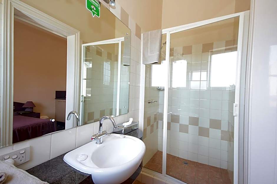 Mitchell River Tavern