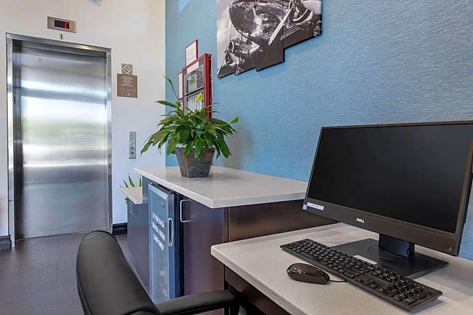 Avion Inn Near LGA Airport, Ascend Hotel Collection