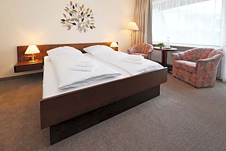Double Room with Balcony  and Partial Sea View