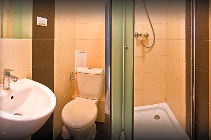 Avion Hotel
