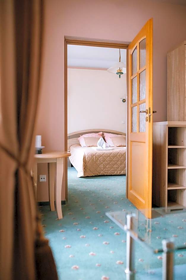 Ośrodek Szkoleniowo Wypoczynkowy ROŻNÓW