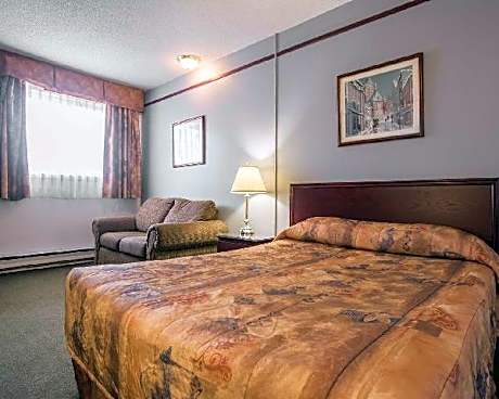 1 King Bed Nonsmoking