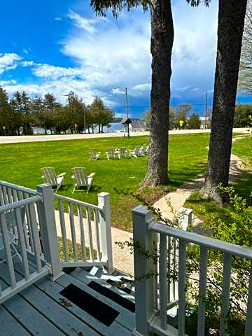 Harbor Light Inn