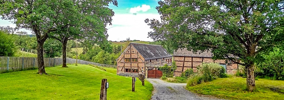 B&B HOTEL IN FERME DE LEUZE nabij Durbuy, eigen laadpalen