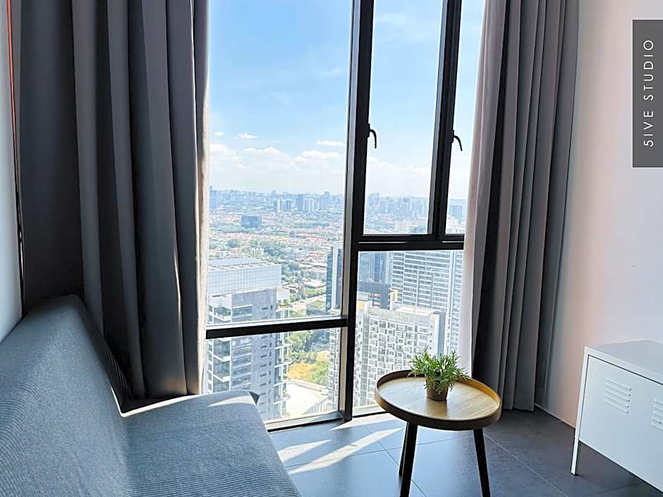 Five Studio - Empire Damansara