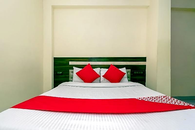 OYO 23656 Parimeet Hotel
