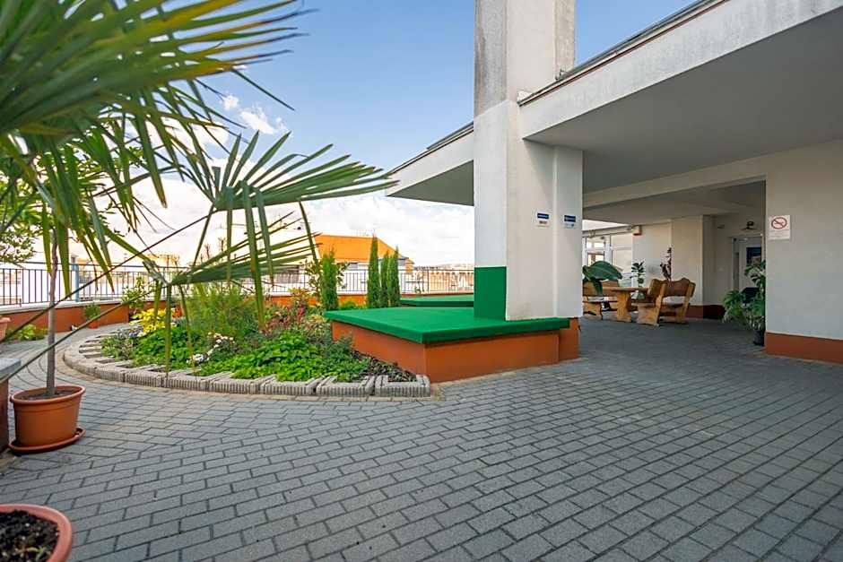 Rooftop City Residence with Underground Parking