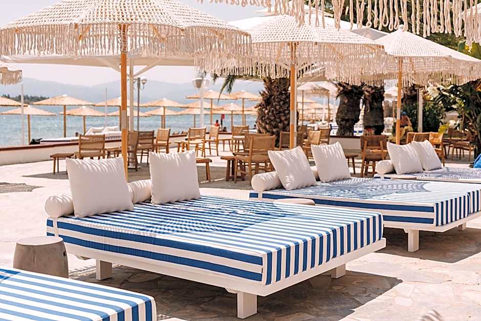 Grand Bleu Beach Resort