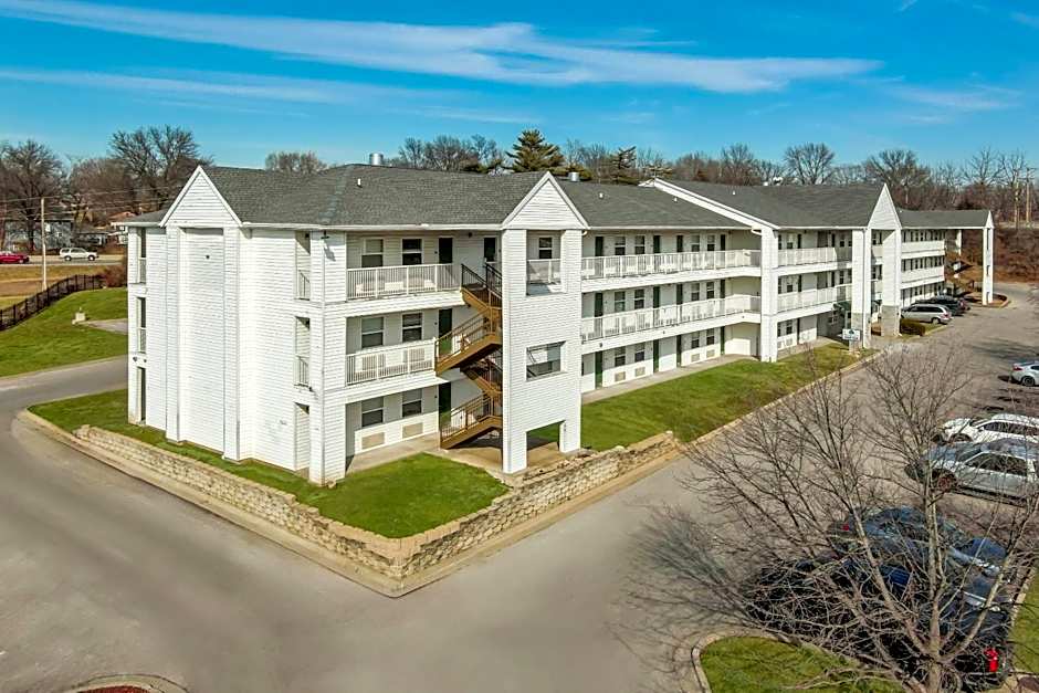 Birch Hill Suites Kansas City - Independence