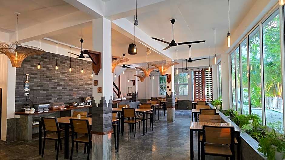 Rashu Hiyaa Hotel Dhiffushi