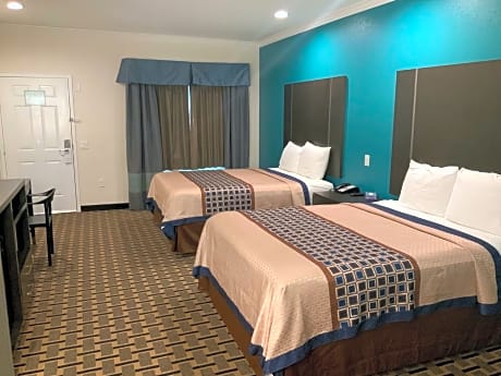 Queen Room with Two Queen Beds - Non-Smoking