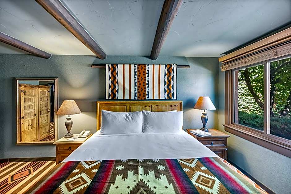 Photo 1 of 4 of Deluxe 1 King Bed Suite