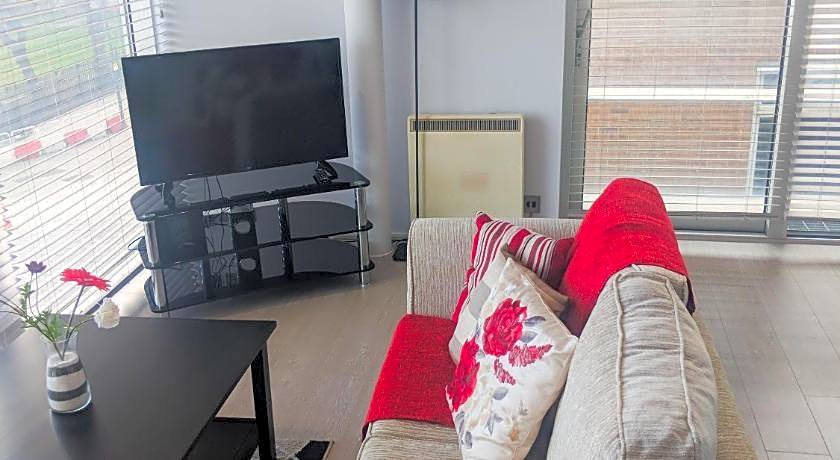 LT Grove Apartment - Stratford