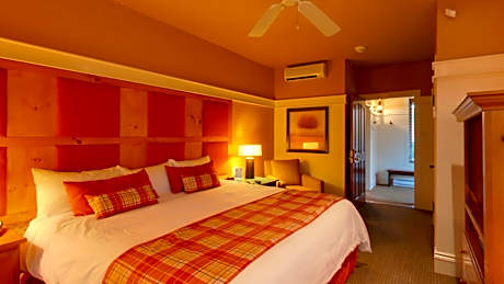 Studio King Size Bed