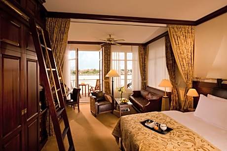 Sailor's Cabin Water View