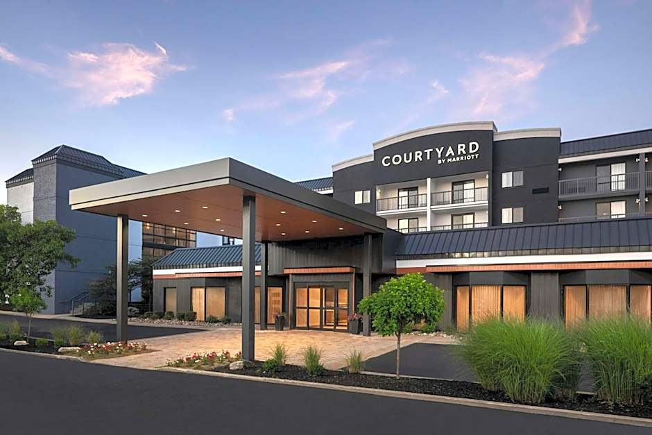 Courtyard by Marriott Cleveland Beachwood