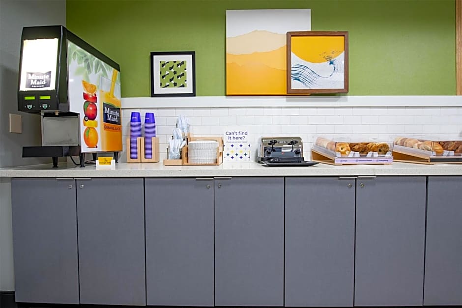 Spark by Hilton Lafayette South