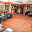 Three Dolphins Hotel with a Rooftop terracе