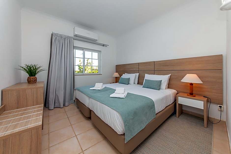 Atalaia Sol Aparthotel - tennis & heated pool in winter