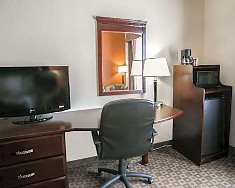Standard King Room - Non-Smoking