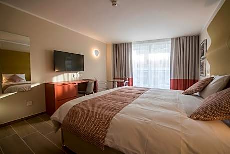 Double or Twin Room with City View and Terrace