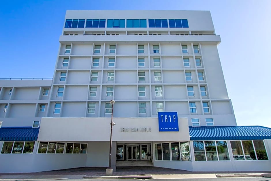 TRYP by Wyndham Isla Verde