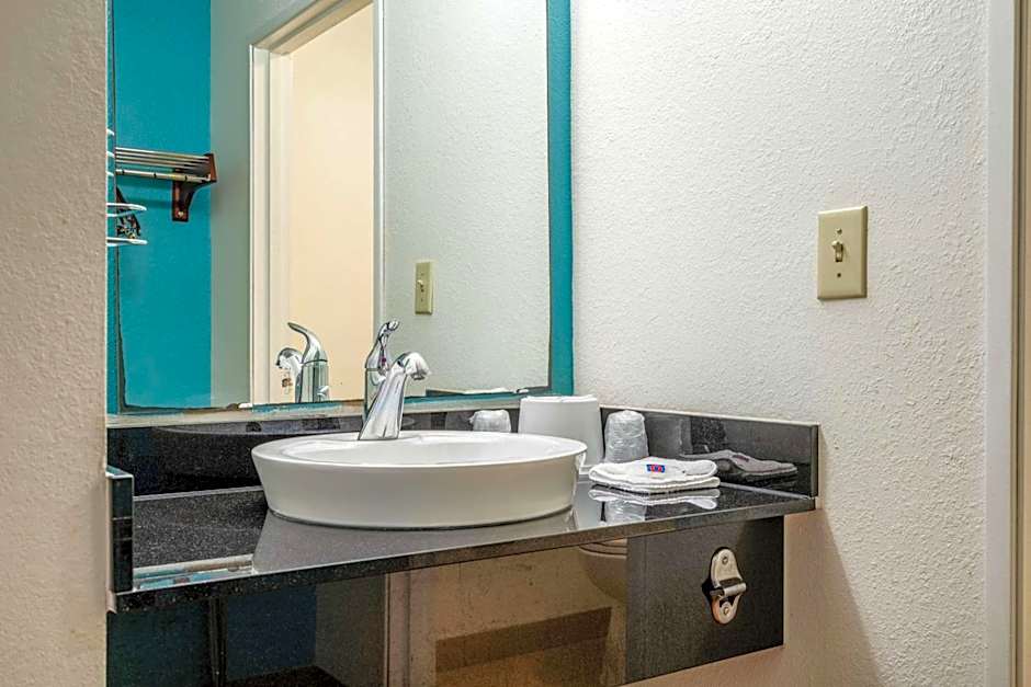 Motel 6-Rocky Mount, NC