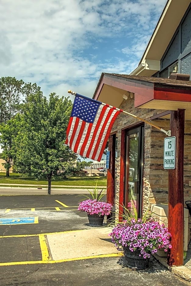 Americas Best Value Inn & Suites Detroit Lakes