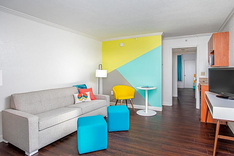 Beachside Hotel and Suites