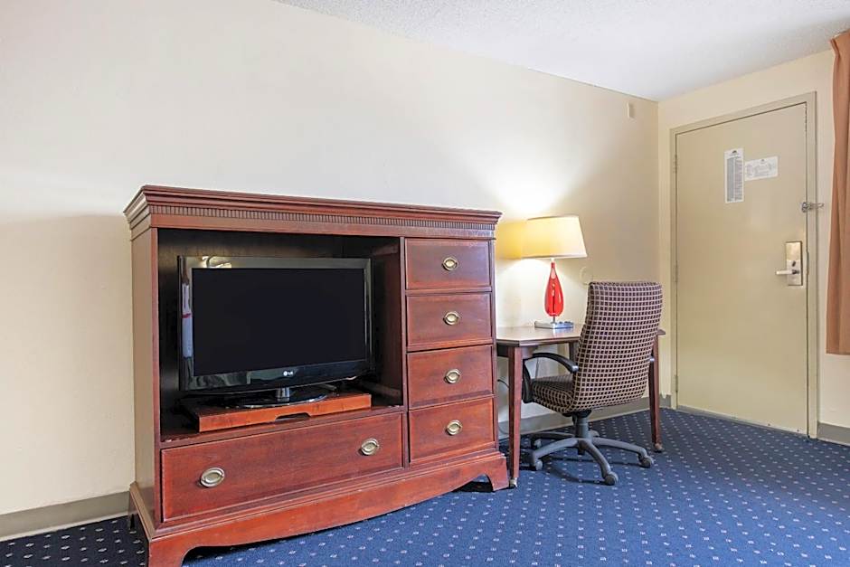 OYO Hotel Tulsa International Airport