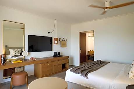 Horizon Milos Room