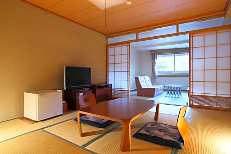 Japanese-Style Quadruple Room