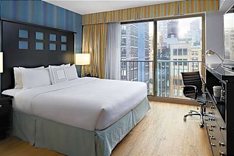 Executive Room, Larger Guest Room, 1 King, High Floor