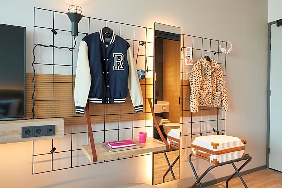 Moxy Amsterdam Schiphol Airport