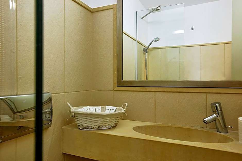 VIVIAN Art Apartments