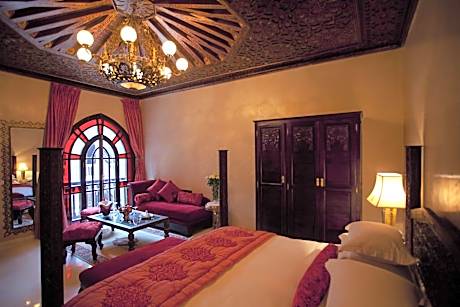 Ambassador Suite (2-4 Adults)