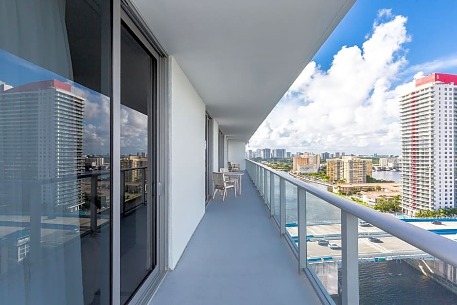 Hyde Beach House Hollywood Private Suites
